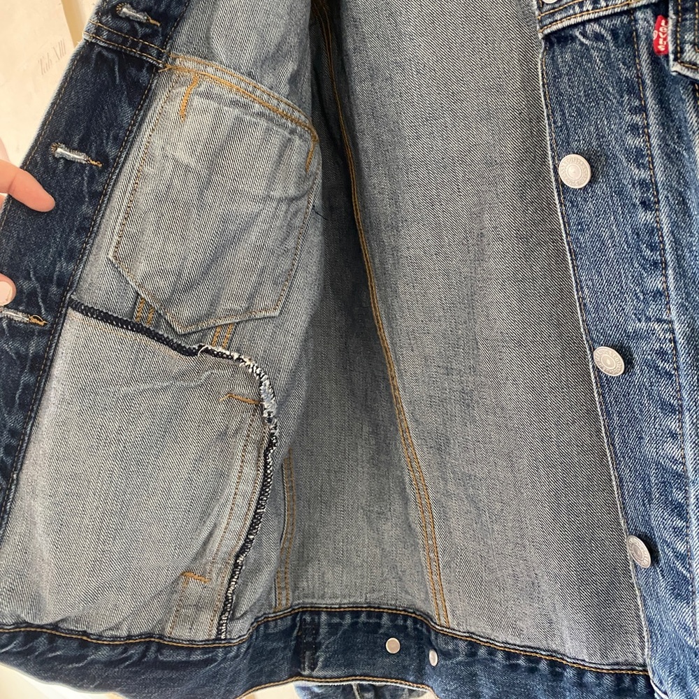 Levi’s Denim Jacket - Picture 12 of 13